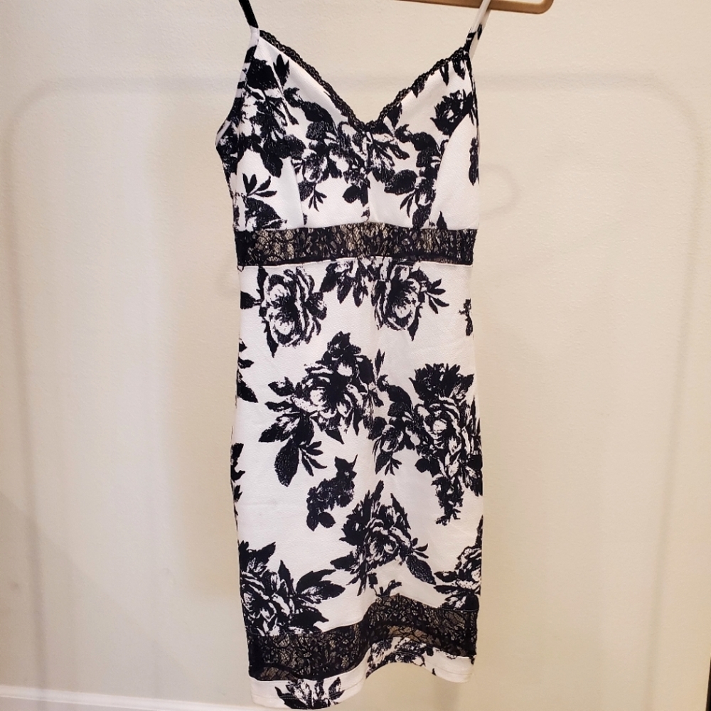 Beautiful black & white dress